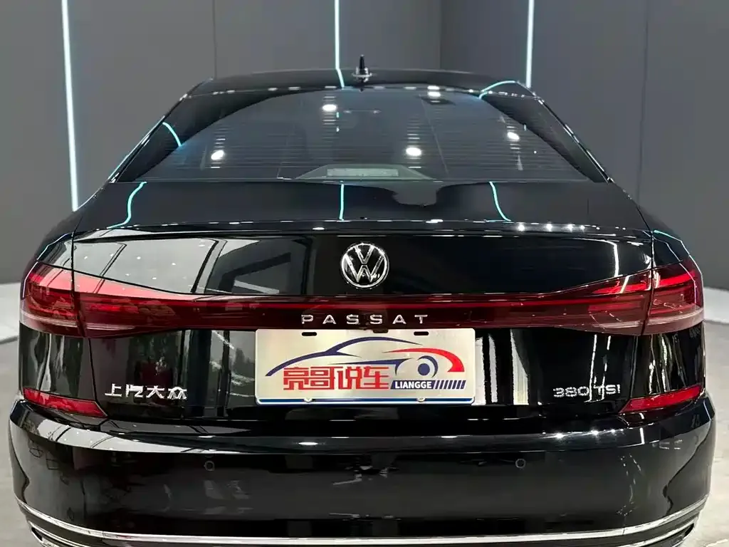Volkswagen Passat — фото 8
