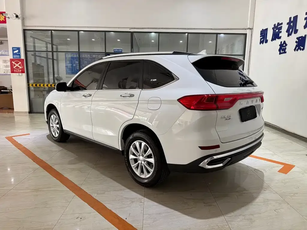 Haval M6 — фото 10