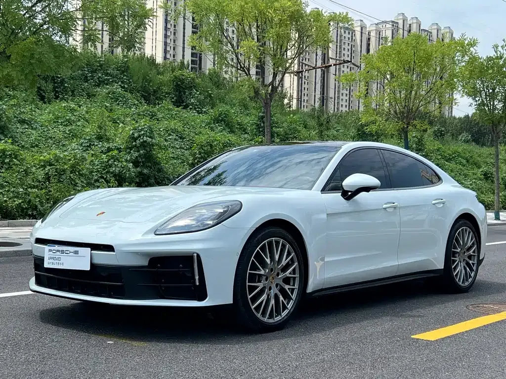 Porsche Panamera — фото 1