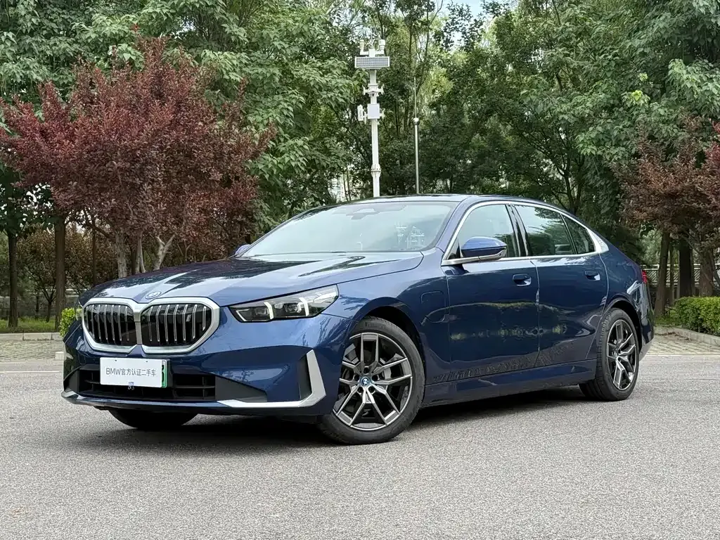 BMW i5 — фото 1