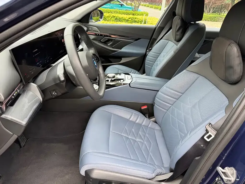 BMW i5 — фото 2