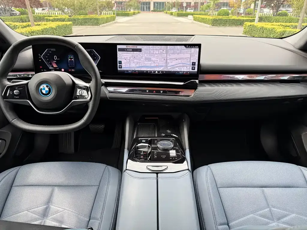 BMW i5 — фото 9