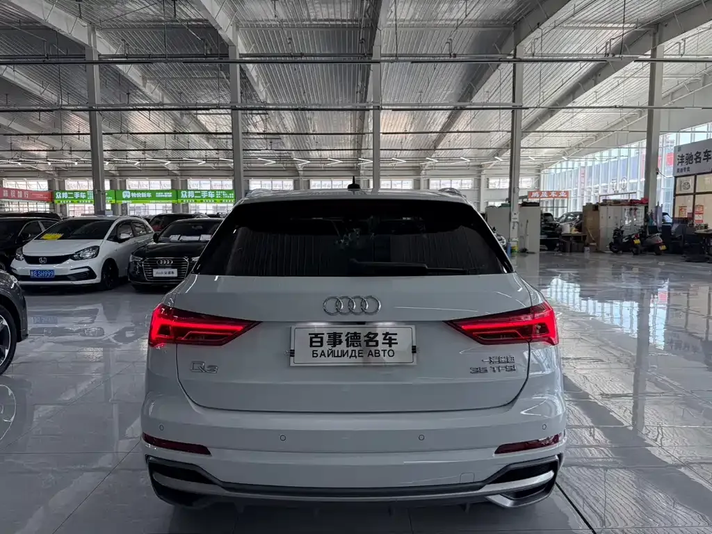 Audi Q3 — фото 10