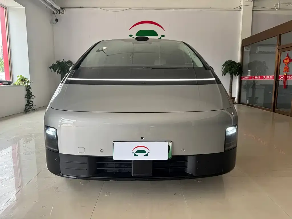 Li Auto MEGA — фото 1