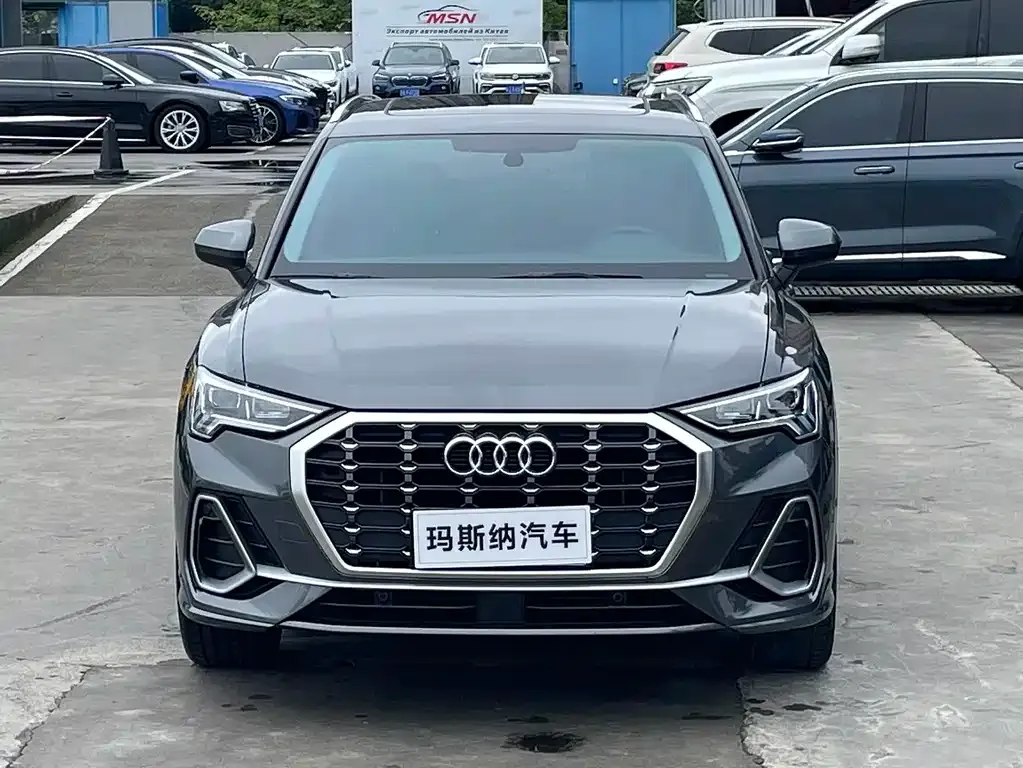 Audi Q3 — фото 1