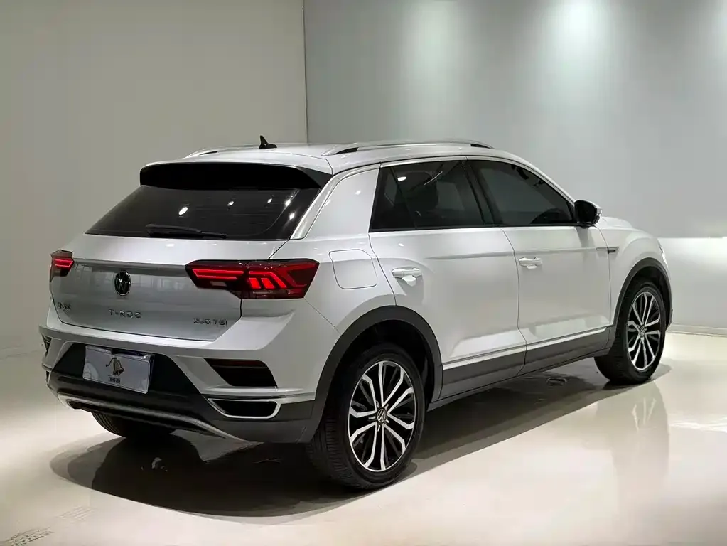 Volkswagen T-Roc — фото 3
