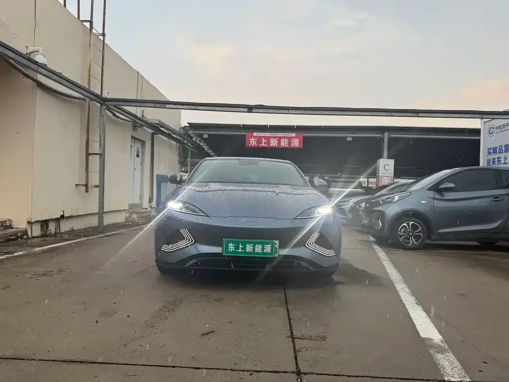 BYD Seal — фото 7