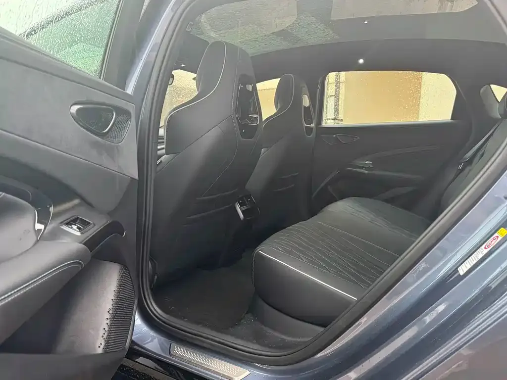 BYD Seal — фото 3