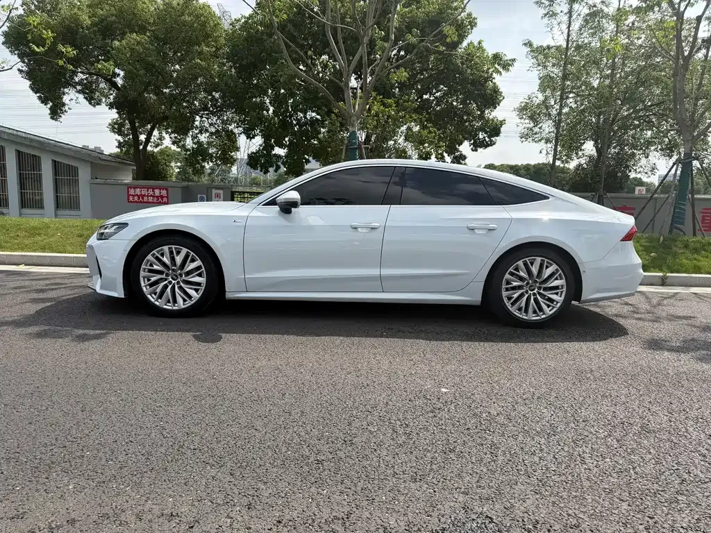 Audi A7 — фото 9