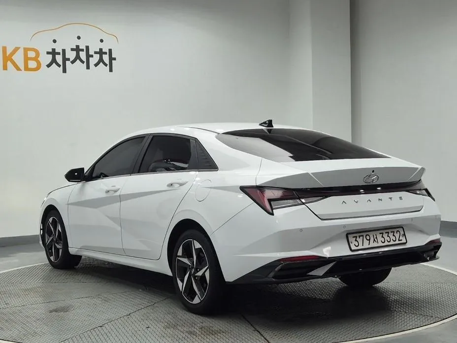 Hyundai AVANTE — фото 3