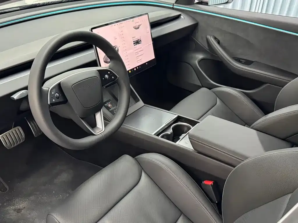 Tesla Model 3 — фото 9