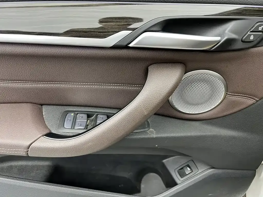 BMW X1 — фото 10