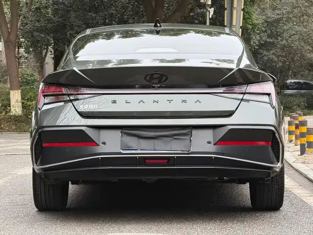 Hyundai Elantra — фото 2