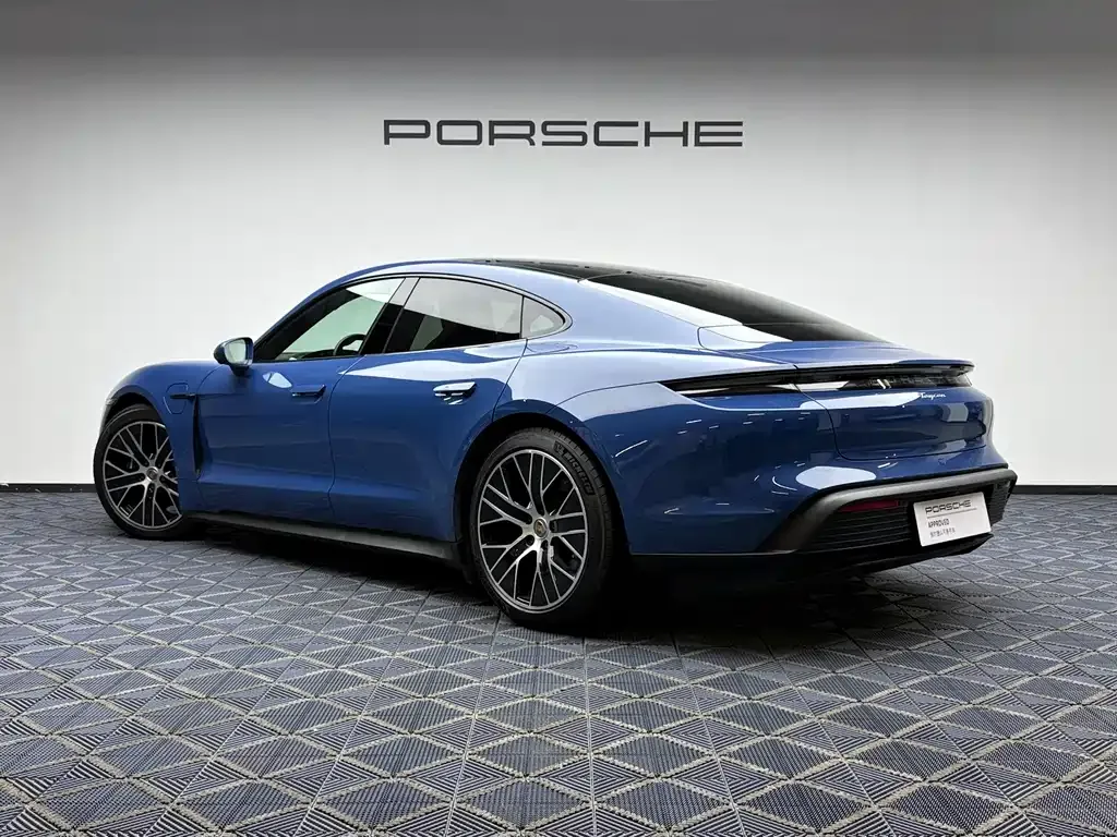 Porsche Taycan — фото 4