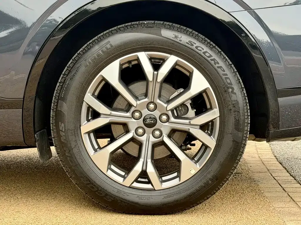 Ford Edge — фото 6