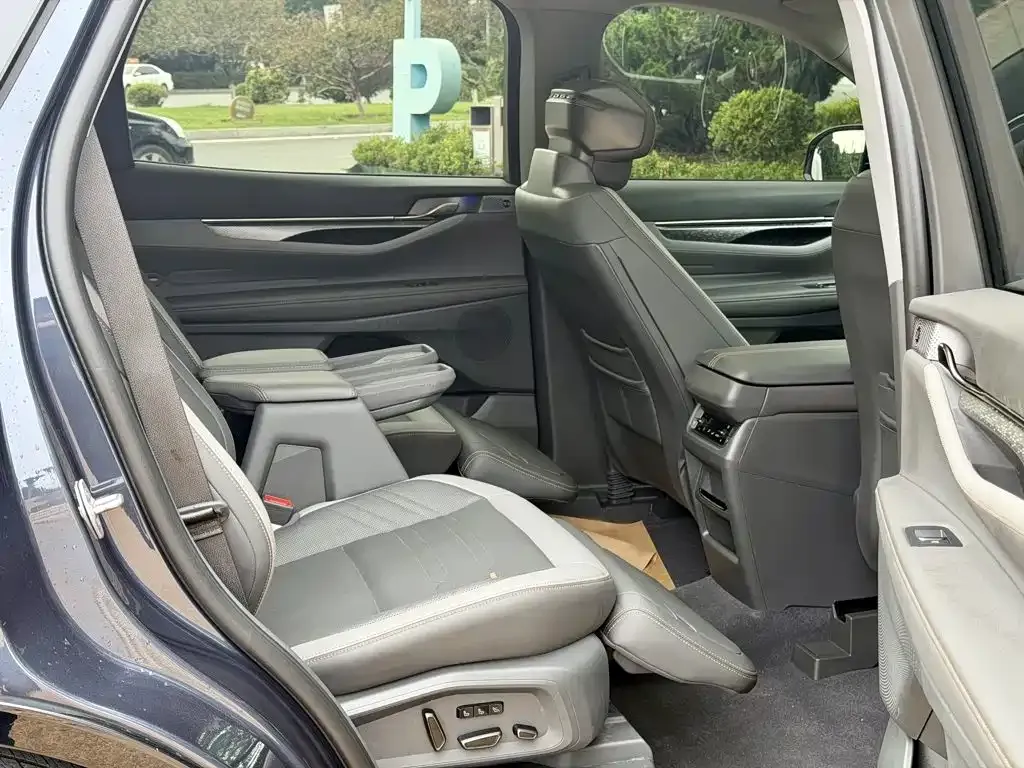 Ford Edge — фото 10
