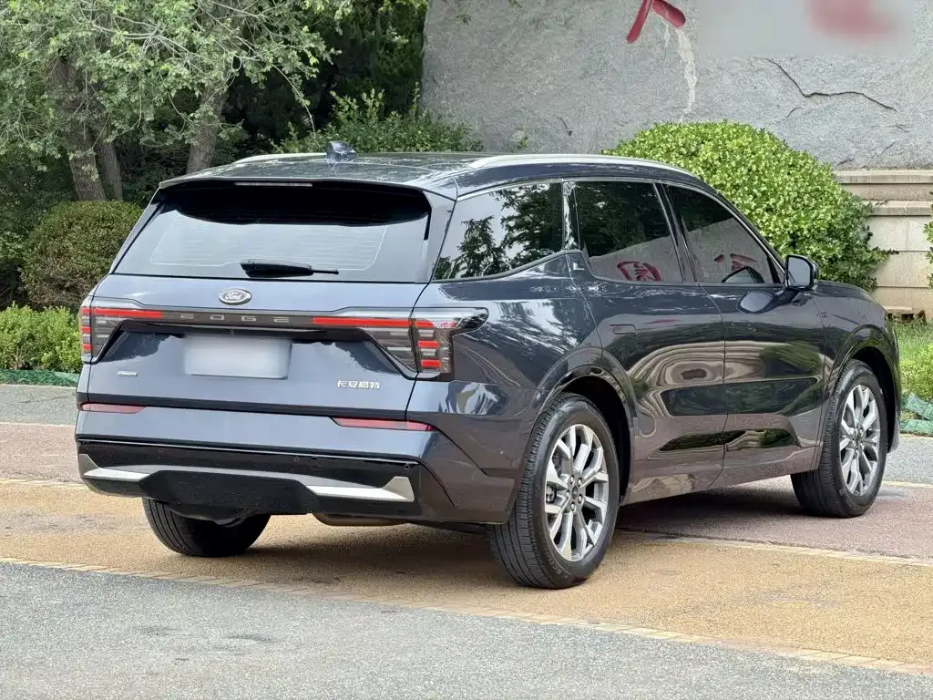 Ford Edge — фото 9