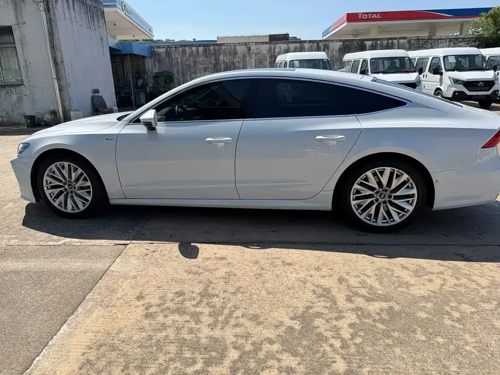 Audi A7 — фото 8