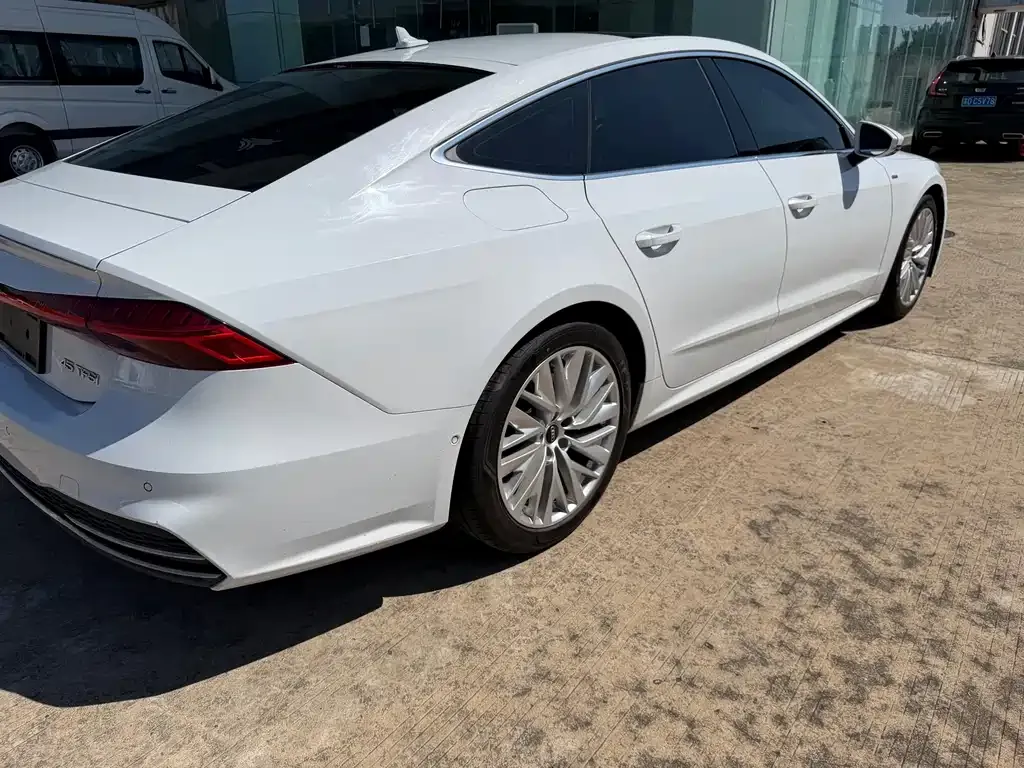Audi A7 — фото 5