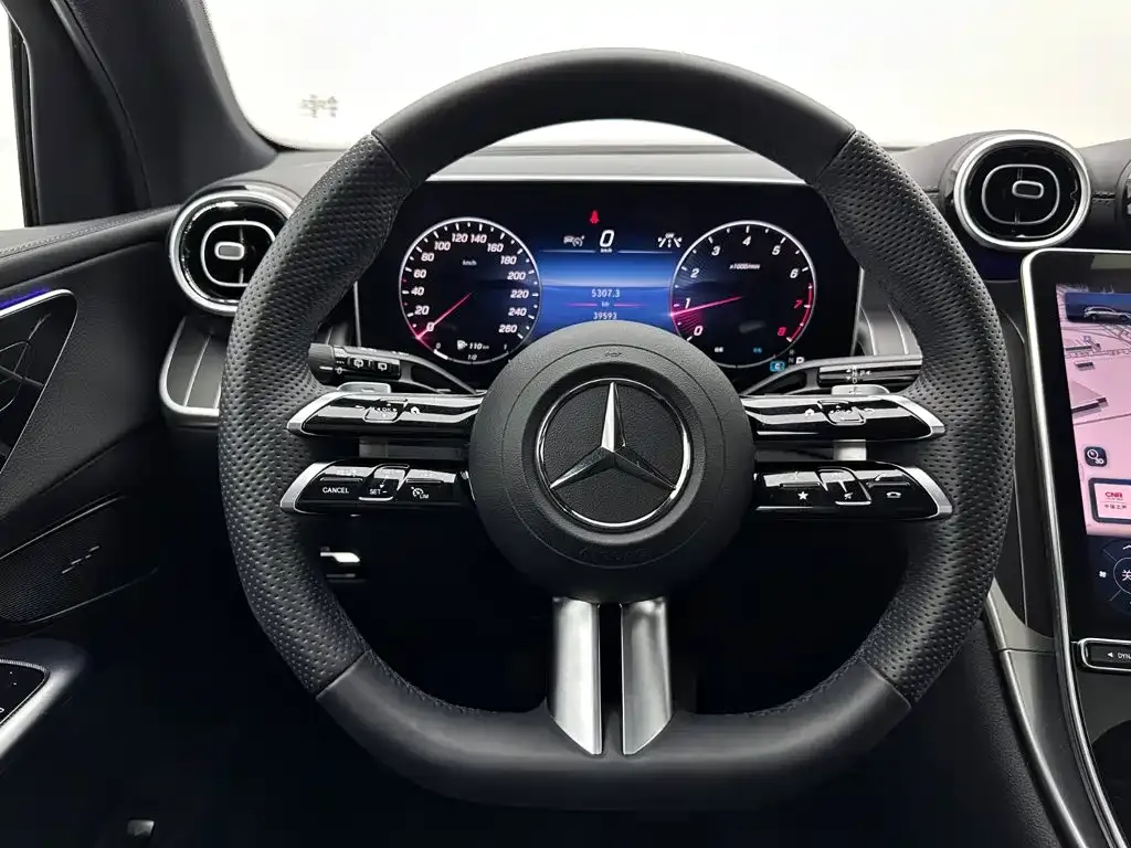 Mercedes-Benz GLC — фото 10