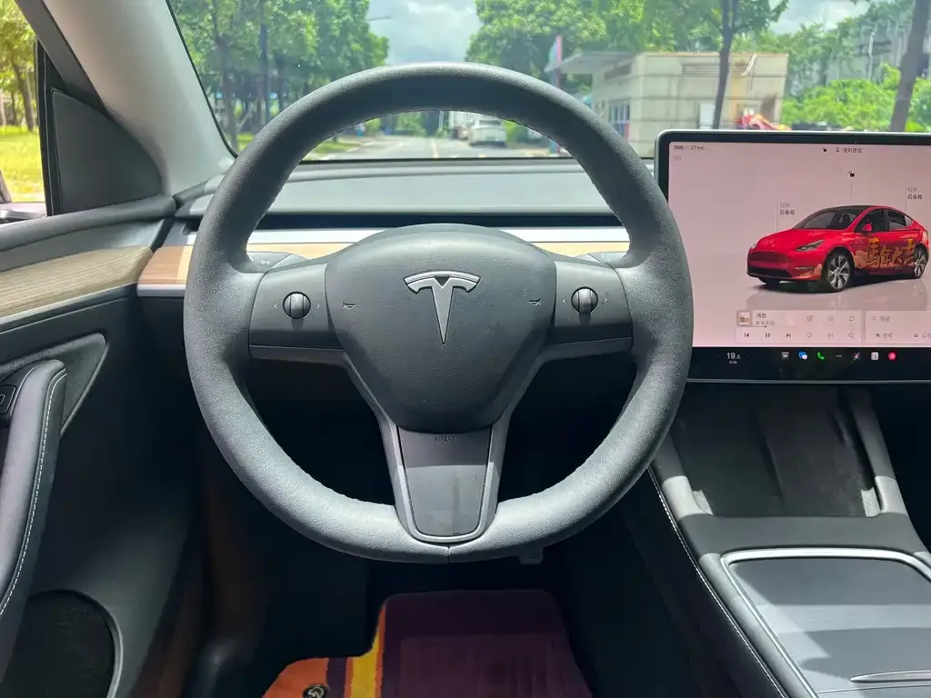 Tesla Model Y — фото 3