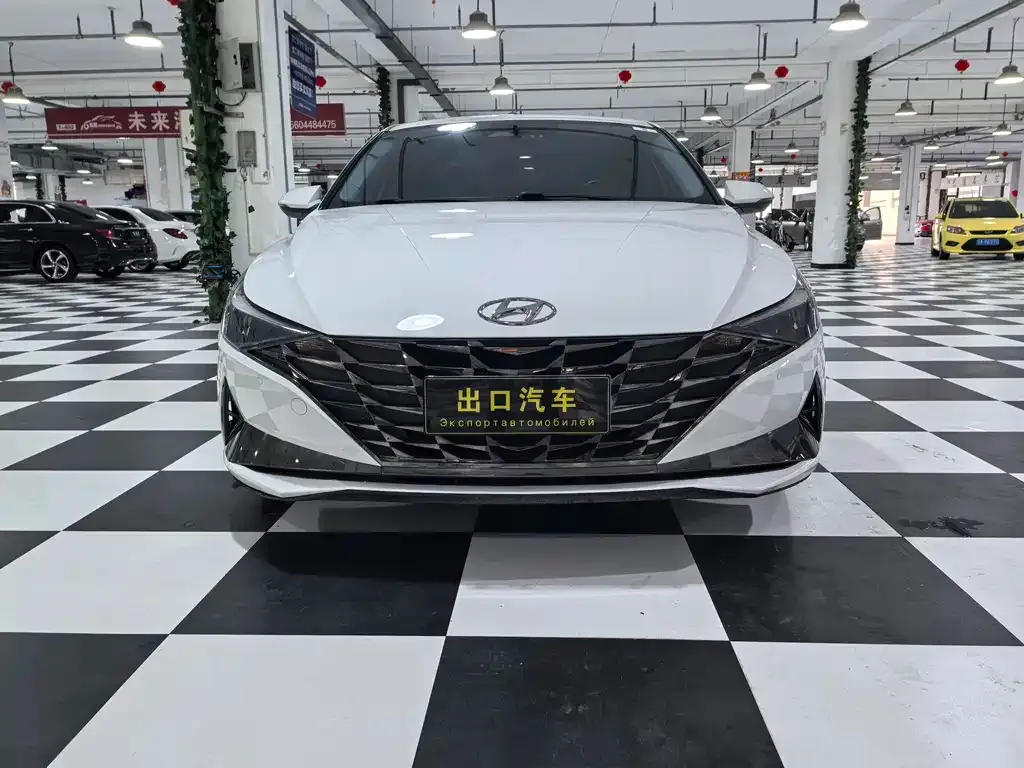 Hyundai Elantra — фото 4