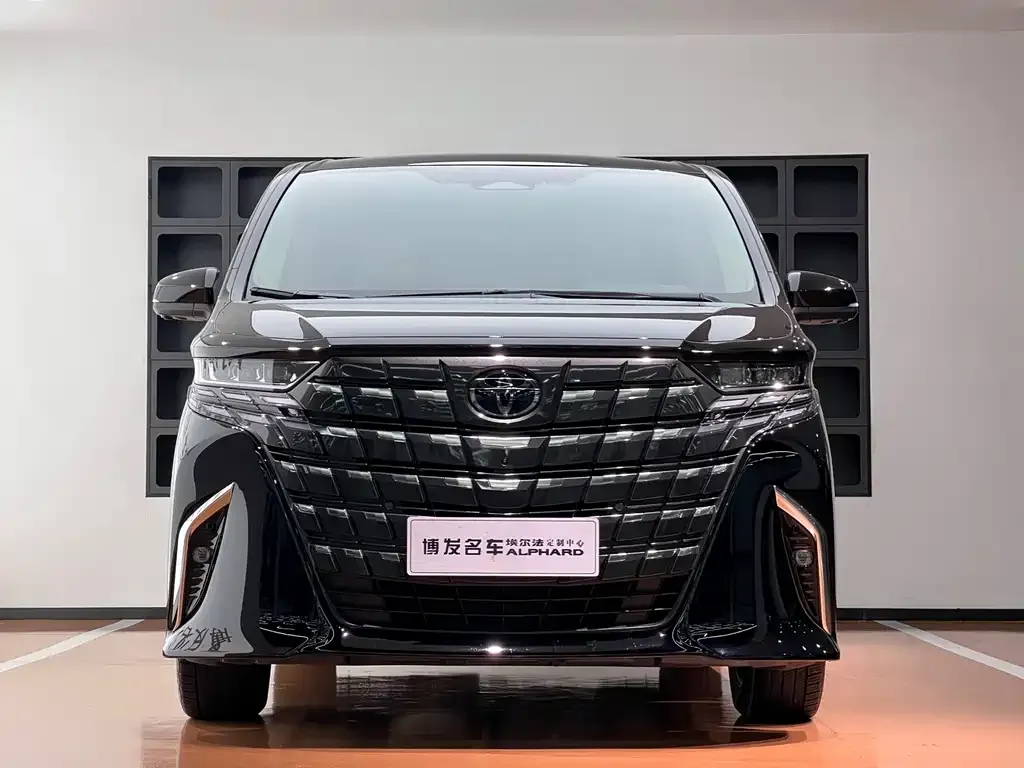 Toyota Alphard — фото 2