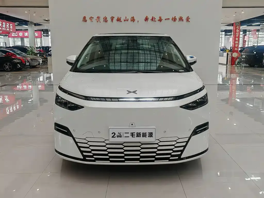 XPeng X9 — фото 10