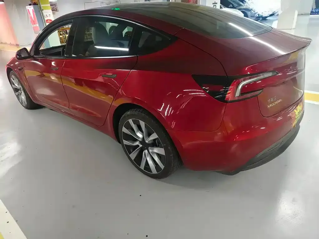 Tesla Model 3 — фото 7