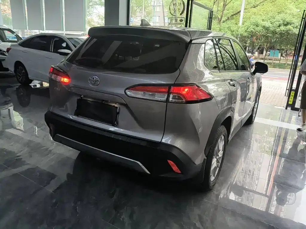 Toyota Corolla Cross — фото 4