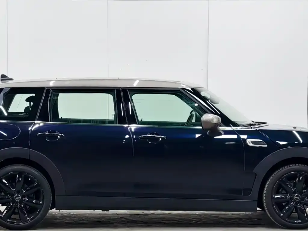 MINI Clubman — фото 8
