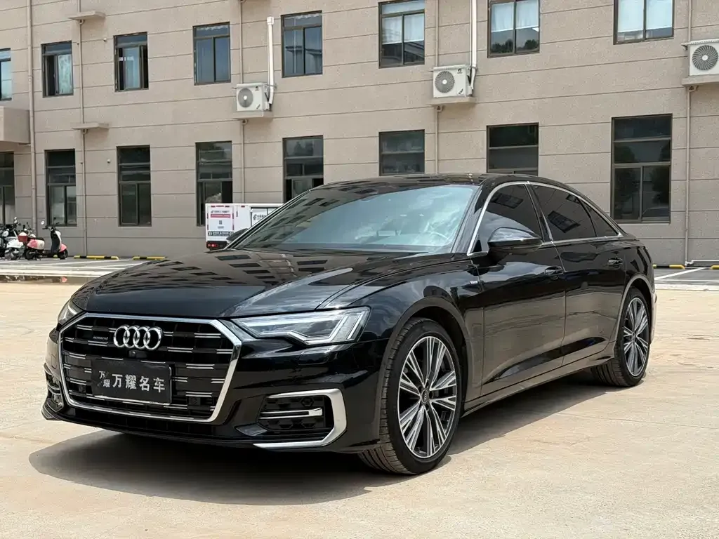 Audi A6L — фото 1