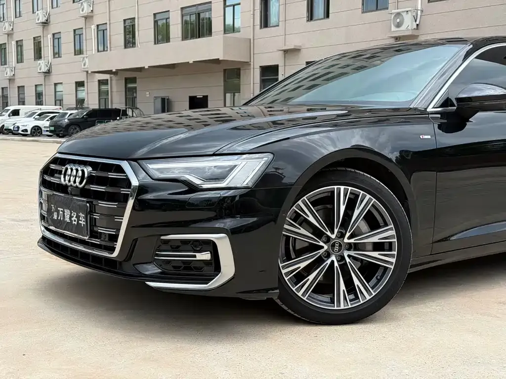 Audi A6L — фото 9