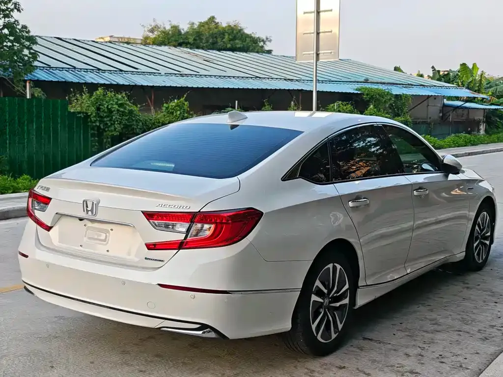 Honda Accord — фото 3