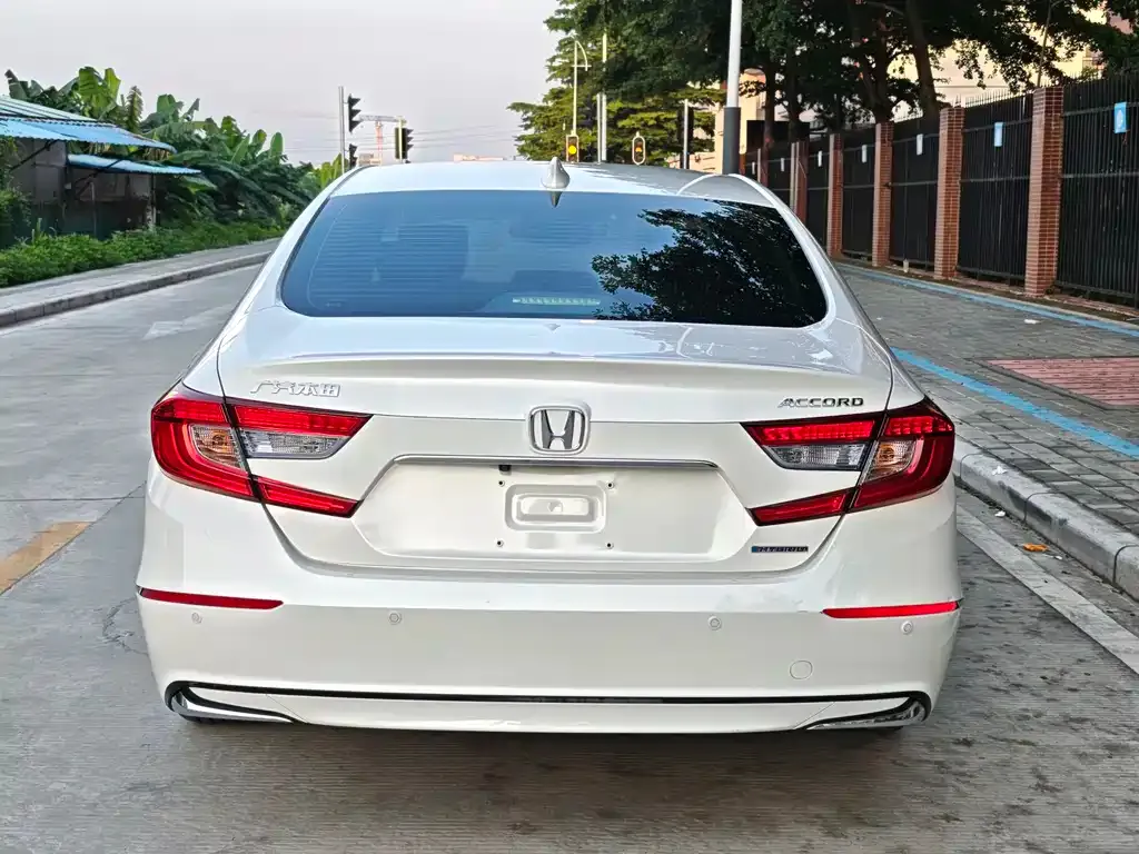 Honda Accord — фото 6