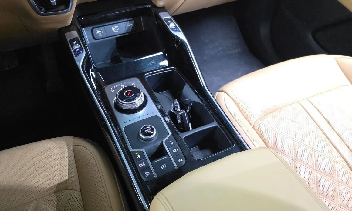 Kia Sorento — фото 10