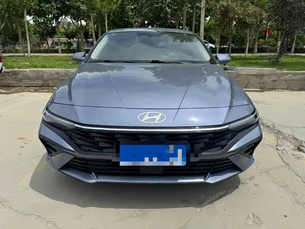 Hyundai Elantra — фото 3
