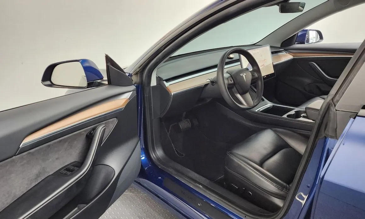 Tesla Model 3 2021 из KR, фото 3
