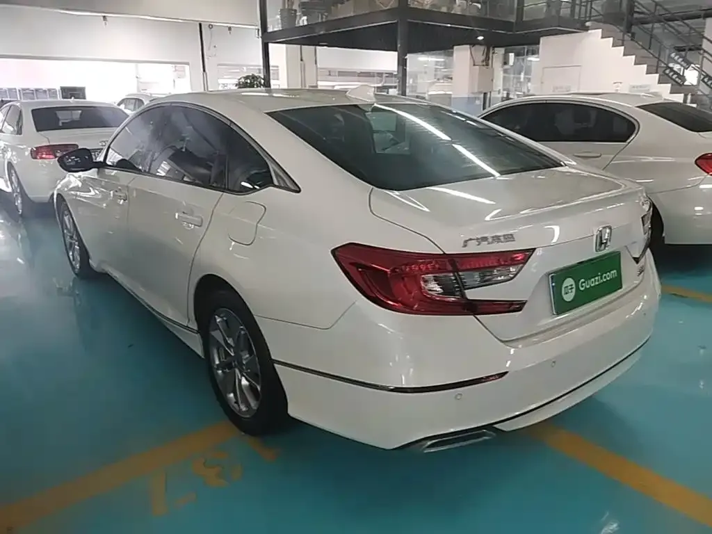 Honda Accord — фото 6