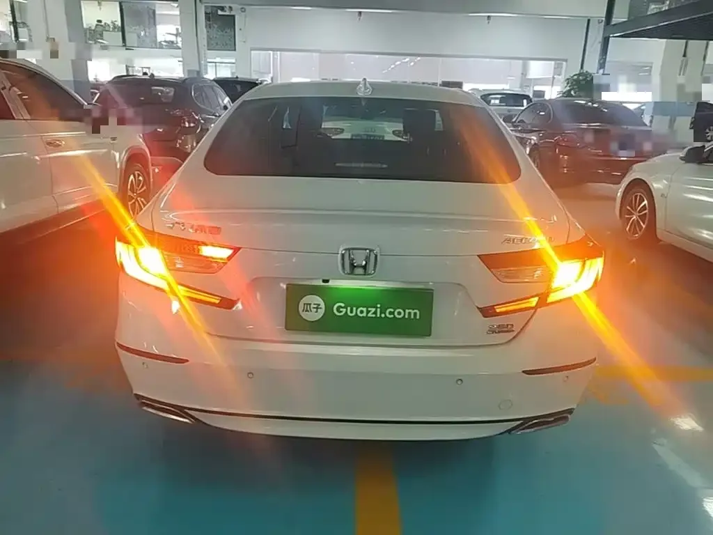 Honda Accord — фото 10
