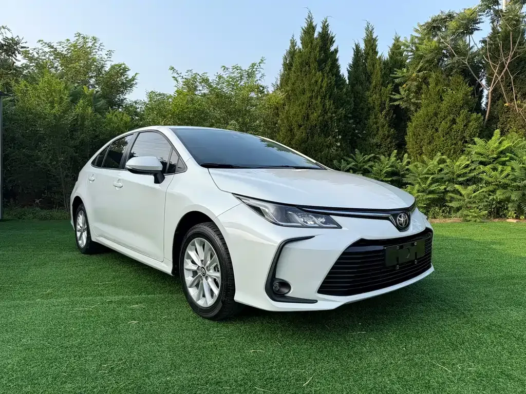 Toyota Corolla — фото 10