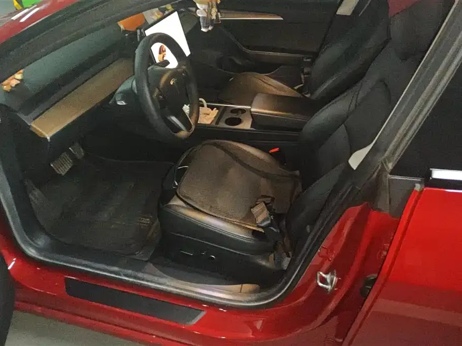 Tesla Model 3 — фото 6