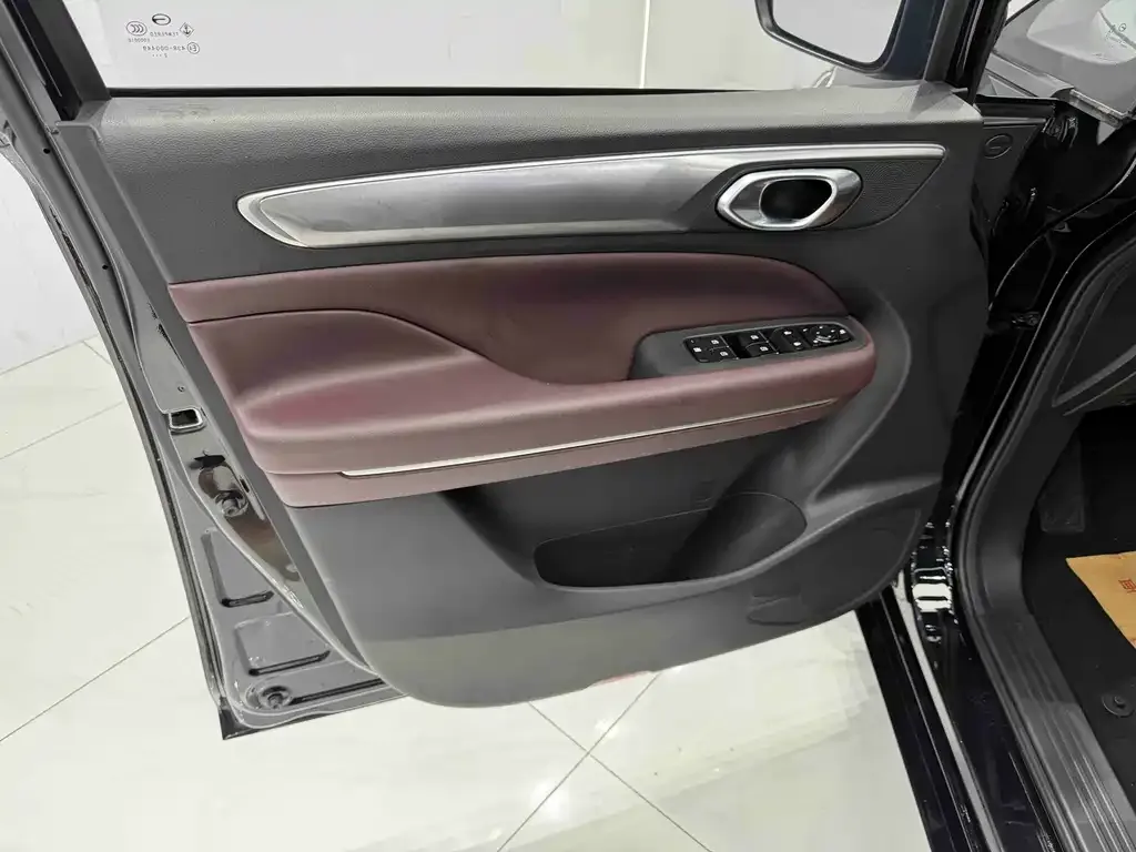 GAC Motor Trumpchi M6 — фото 5