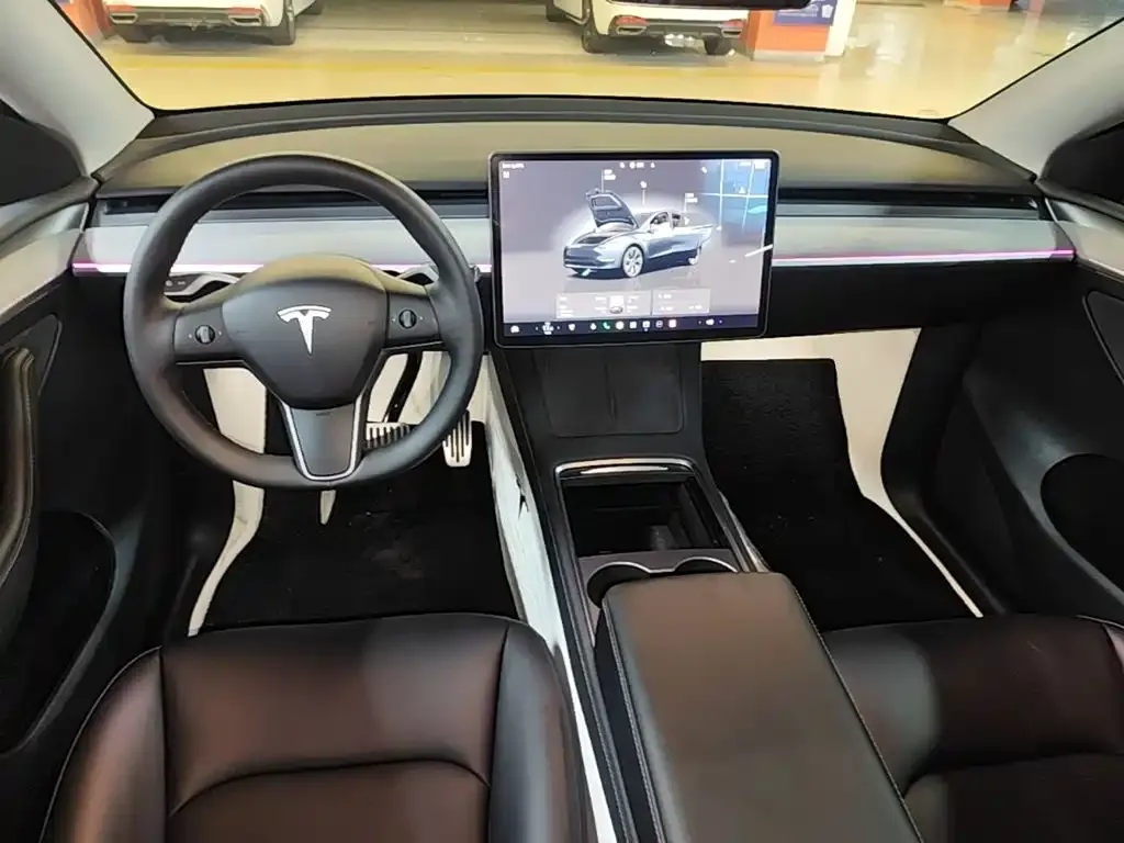 Tesla Model Y — фото 6