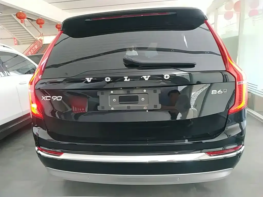 Volvo XC90 — фото 8