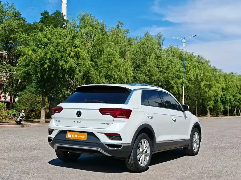 Volkswagen T-Roc — фото 10