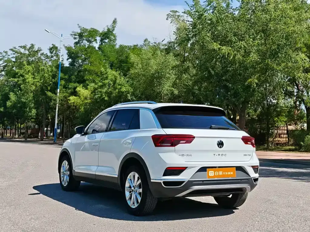 Volkswagen T-Roc — фото 9