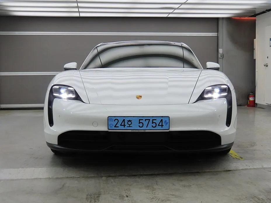Porsche Taycan 2023 из KR, фото 2