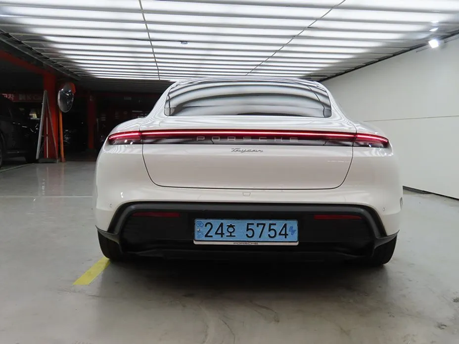 Porsche Taycan 2023 из KR, фото 7