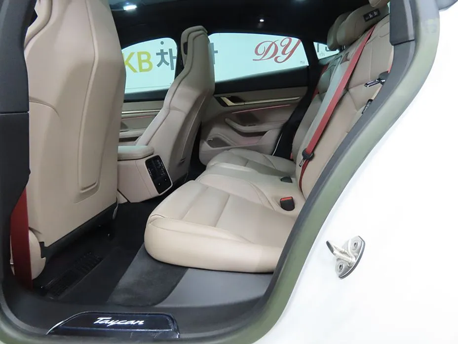 Porsche Taycan 2023 из KR, фото 8
